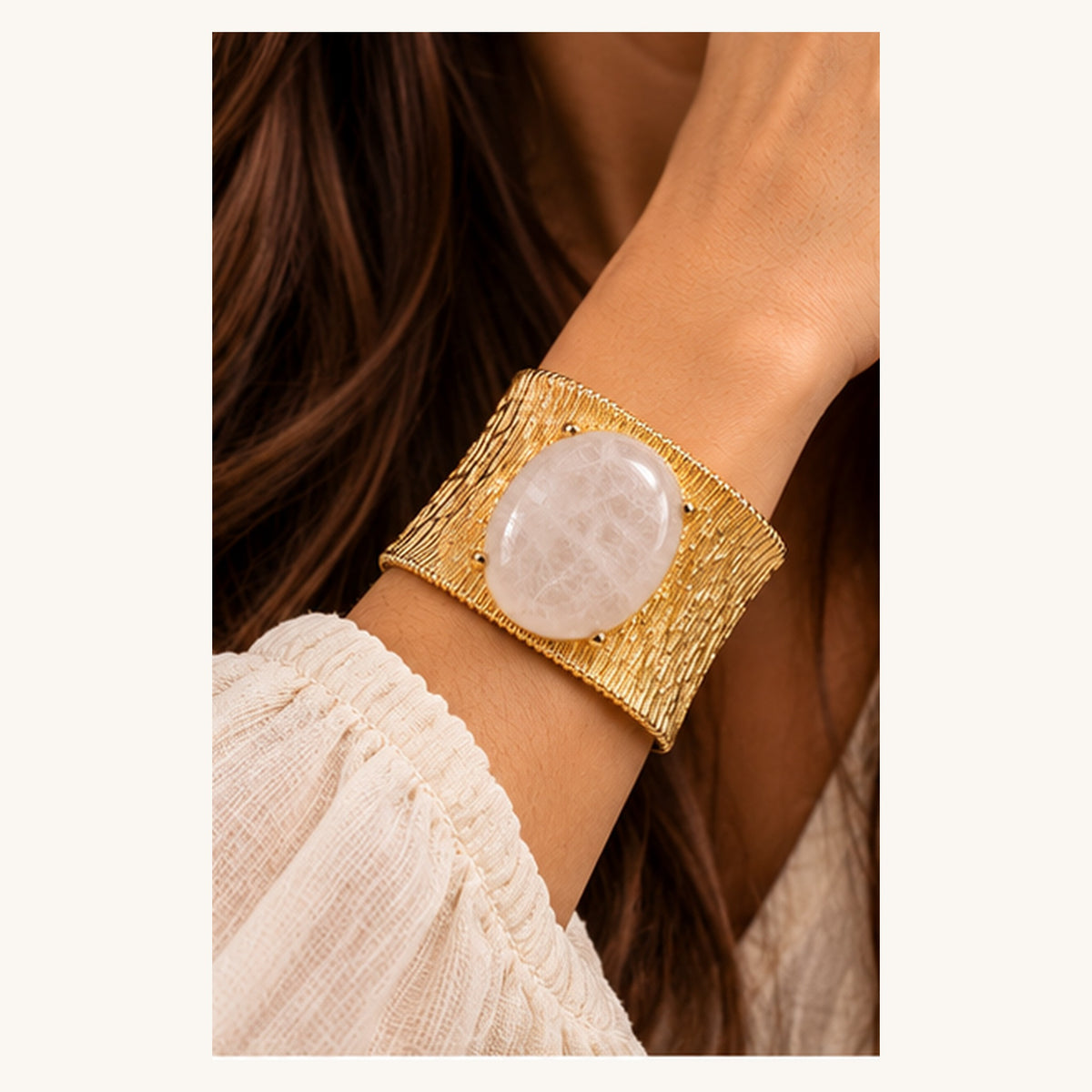Brazalete en Aleación y Resina Acrílica Colección ELENA